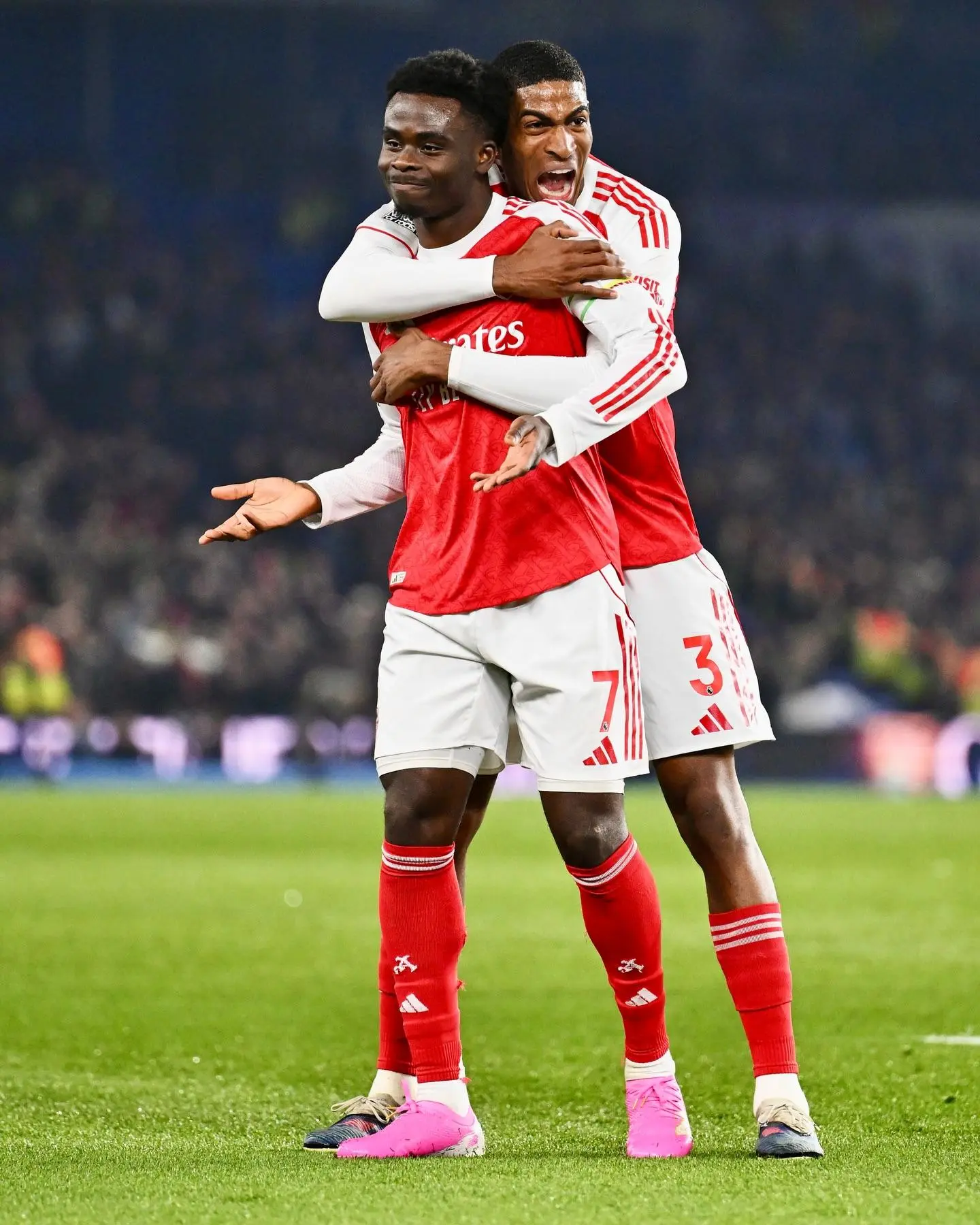 星空体育登录入口-里程碑战攻入制胜球，萨卡赛后社媒：300次出场啦！