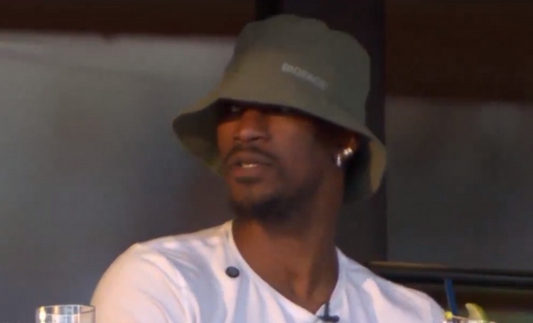 星空体育登录入口-心情美丽！巴特勒现场观看好友阿尔卡拉斯的网球赛