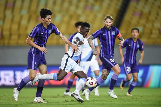 星空体育app-【中超】林良铭脚后跟破门 大连人3比1送津门虎垫底