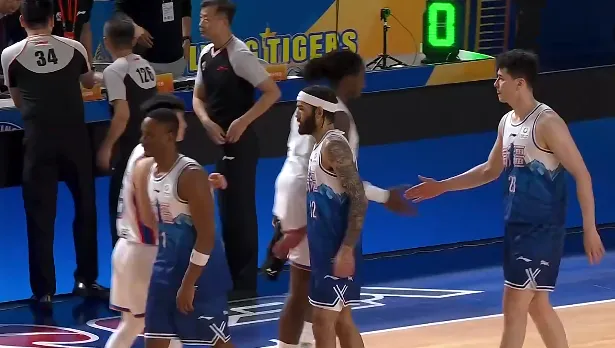 星空体育官方网站-CBA常规赛：齐麟25分&amp;amp;林庭谦22分，新疆106-101战胜天津